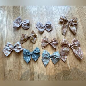 Indy and Pippa bow bundle

Never worn. My girls never ended up being bow girls.